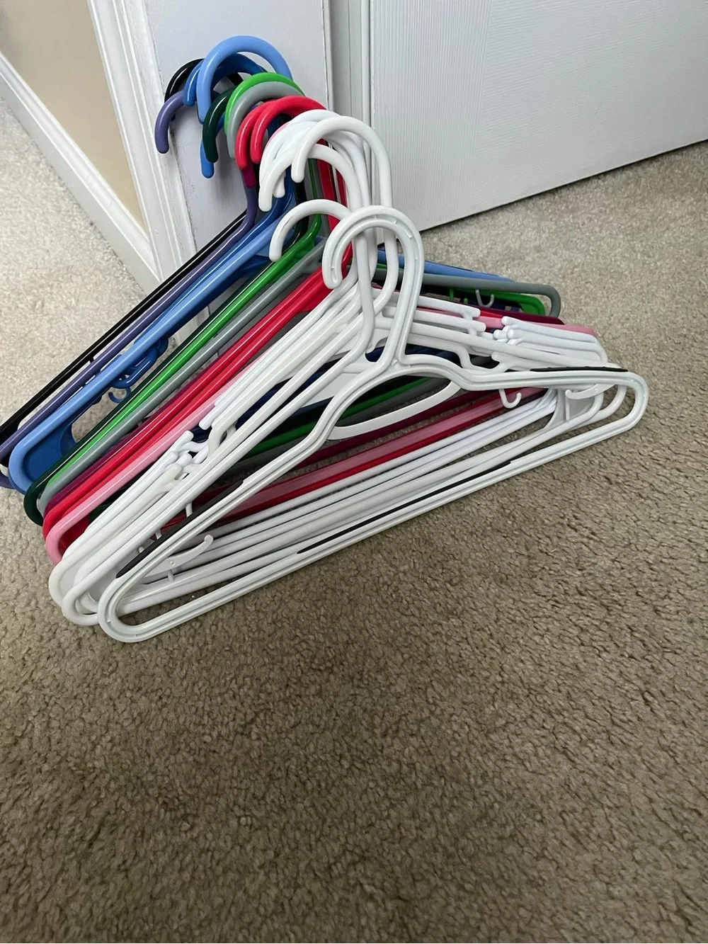 18 Multi-Color Plastic Clothing Hangers - Pack of Assorted Colors